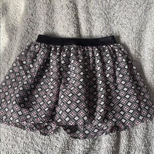 💕 Preloved -Stylish Black and Pink Girls Skort -
